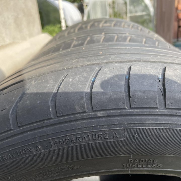 Летняя резина 225/45/17 Dunlop Sport Response