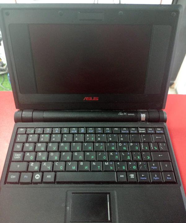 Ноутбук ASUS 700