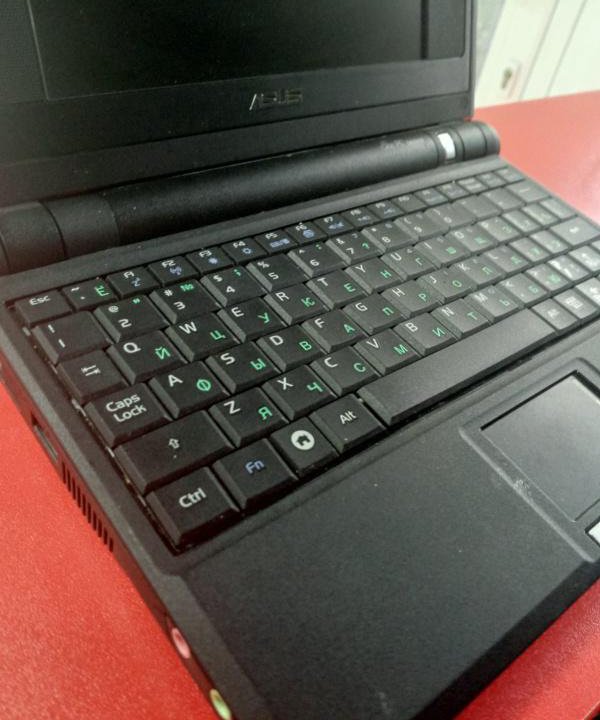 Ноутбук ASUS 700