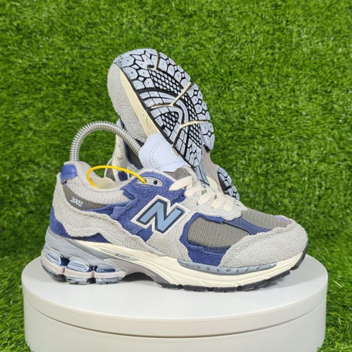 Кроссовки New Balance 2002R