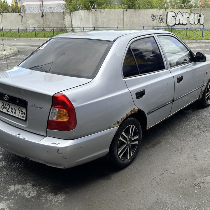 Hyundai Accent, 2005