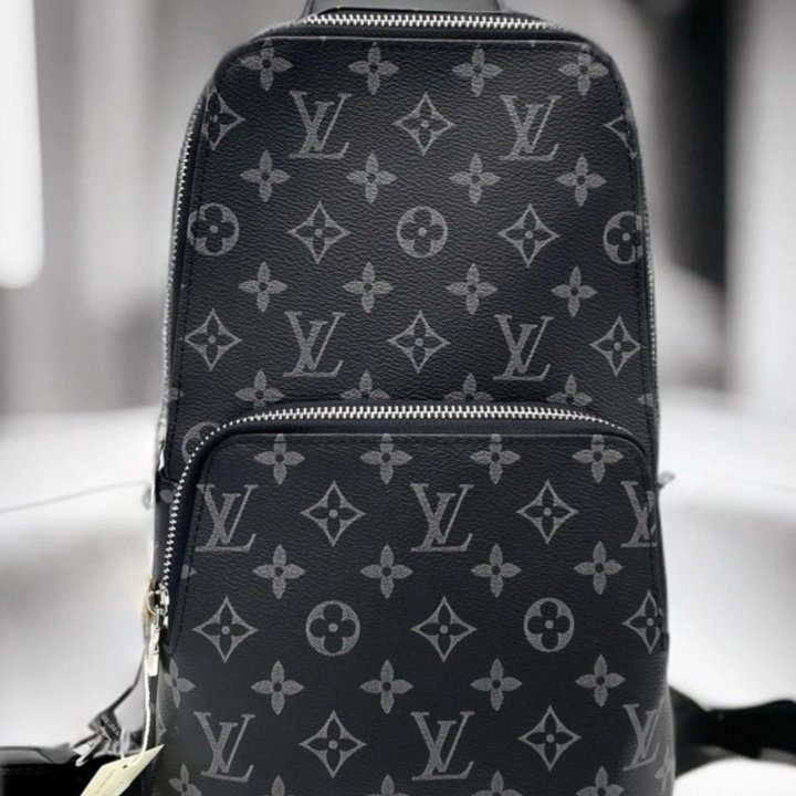 Сумка Louis Vuitton нагрудная