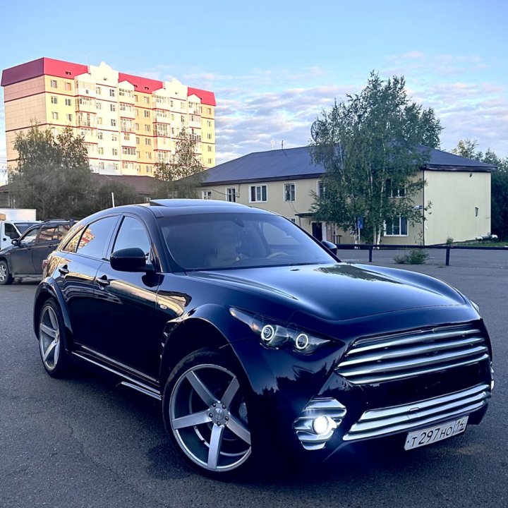 Infiniti FX-Series, 2012