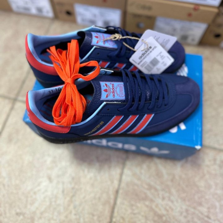 Кроссовки adidas Manchester