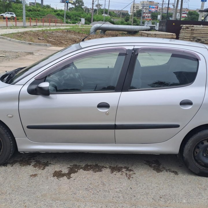 Peugeot 206, 2000