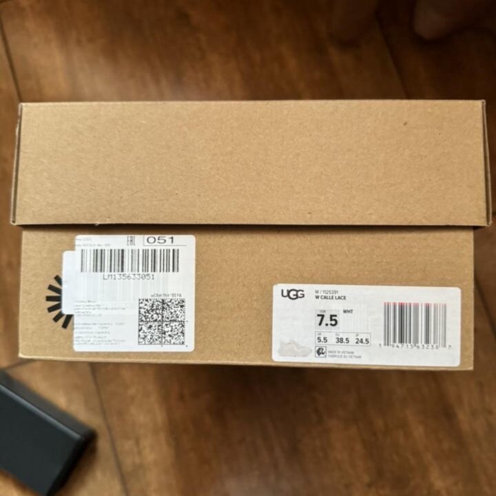 Кроссовки UGG