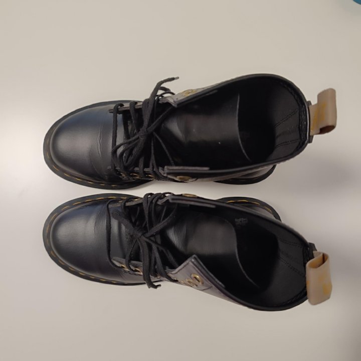 Ботинки Dr.Martens Vegan 1460