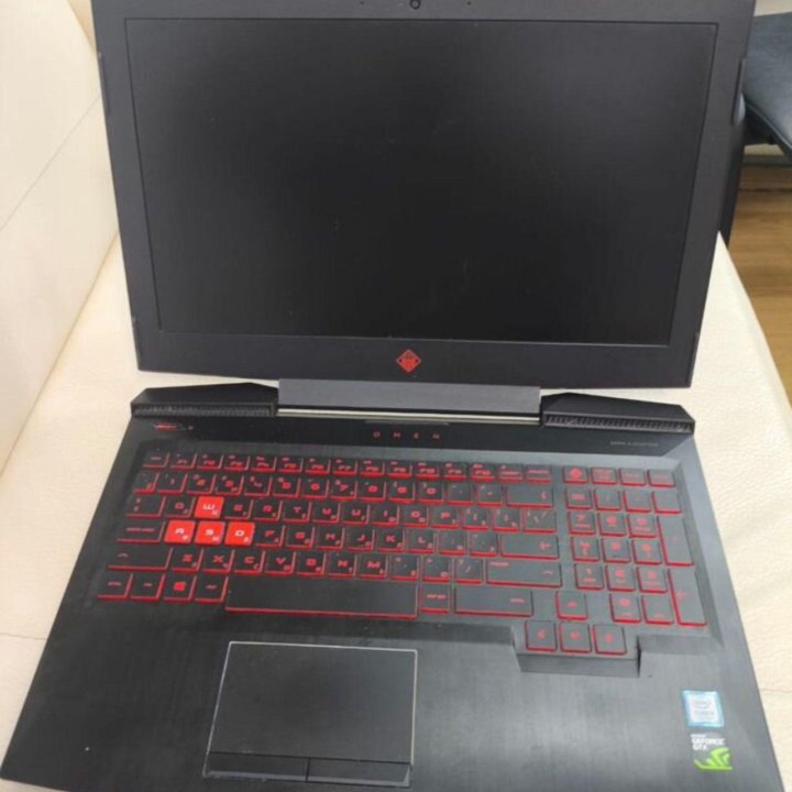 Игровой ноутбук HP omen 15-CE018ur, GTX1050