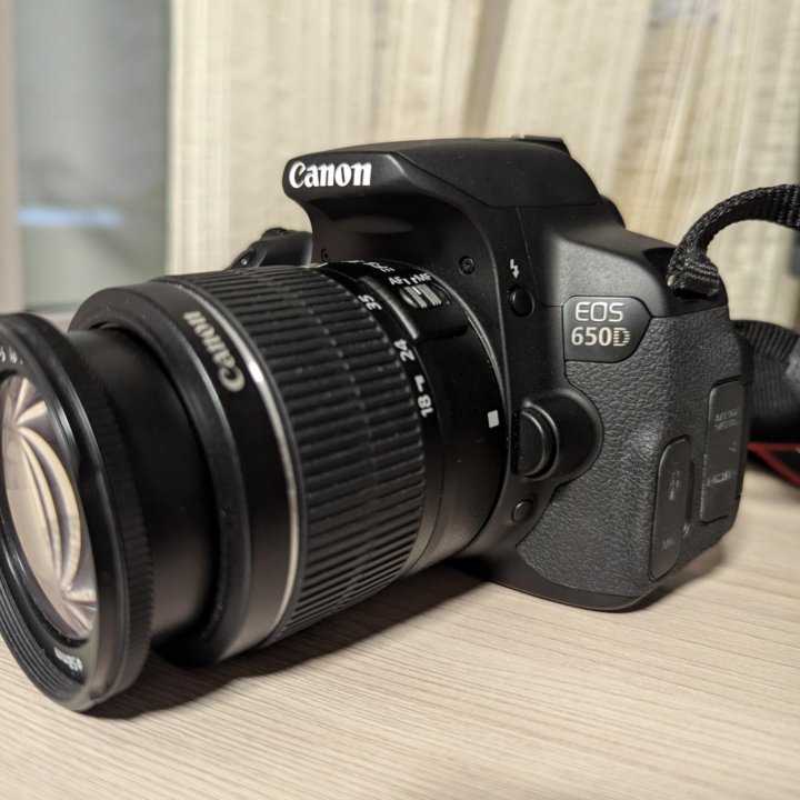 Зеркальный фотоаппарат Canon EOS 650D 18-55mm kit