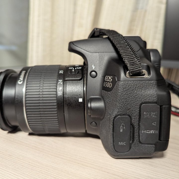 Зеркальный фотоаппарат Canon EOS 650D 18-55mm kit