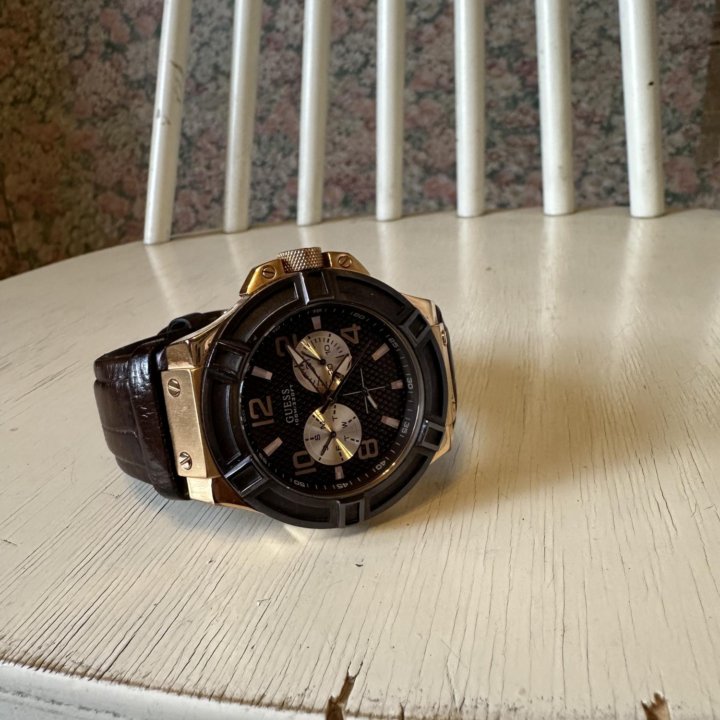 Часы наручные Guess W0040G3