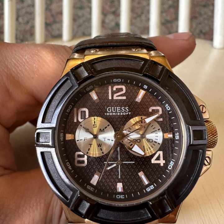 Часы наручные Guess W0040G3