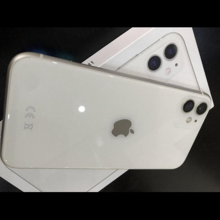 iPhone 11 белый