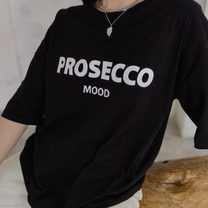 Футболка oversize черная с надписью PROSECCO MOOD