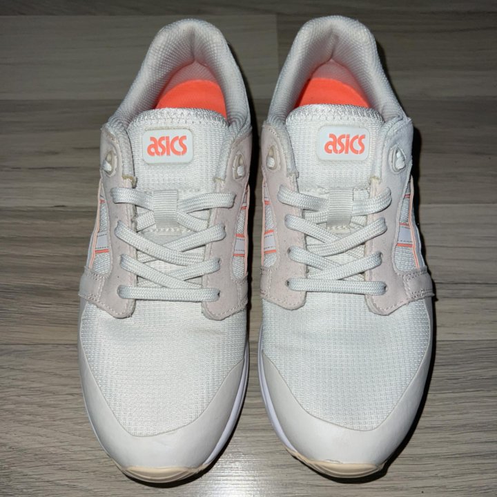 Кроссовки Asics