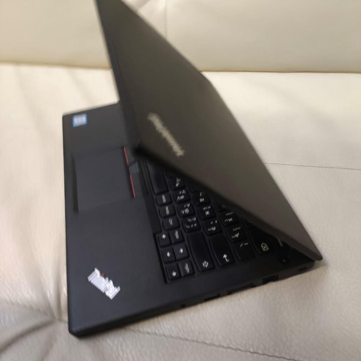 Lenovo thinkpad x260 FHD, Core i5 6200u/8gb