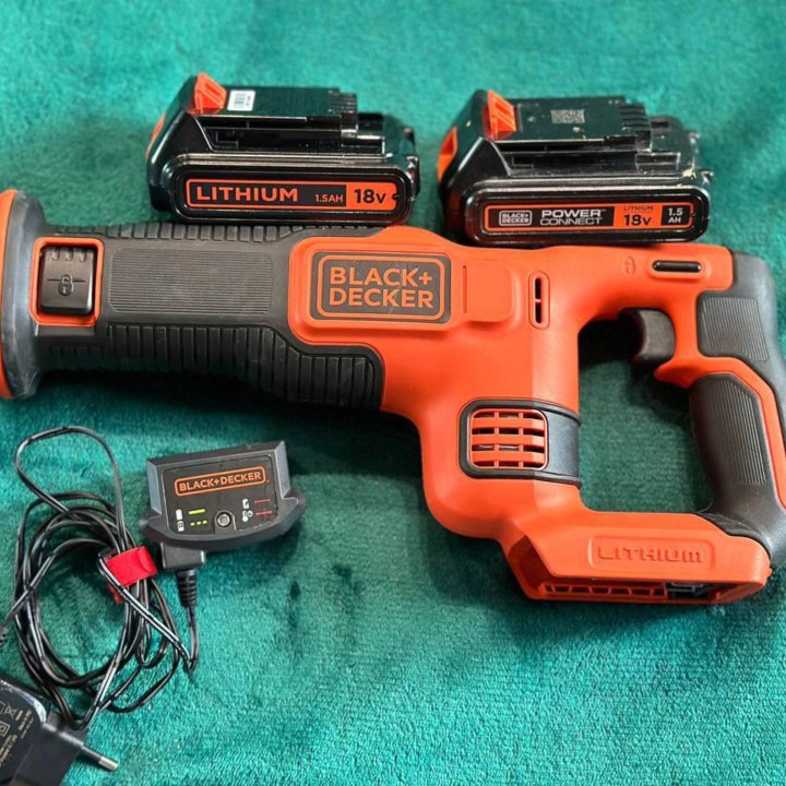 Сабельная пила Black Decker