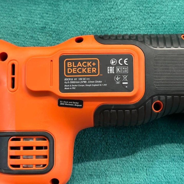 Сабельная пила Black Decker