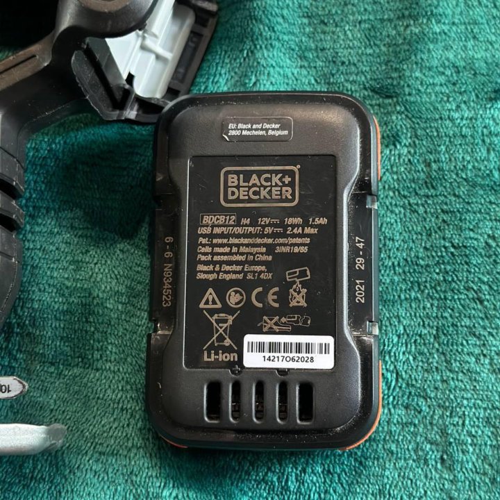 Лобзик аккумуляторный Black Decker