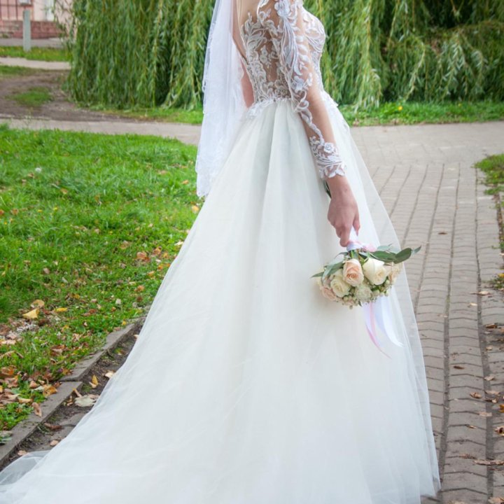 Свадебное платье