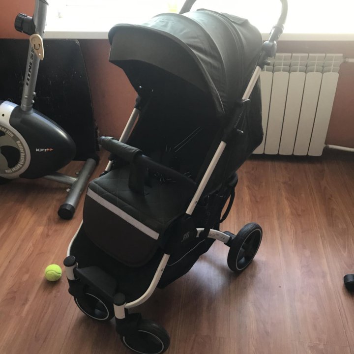 Коляска прогулочная