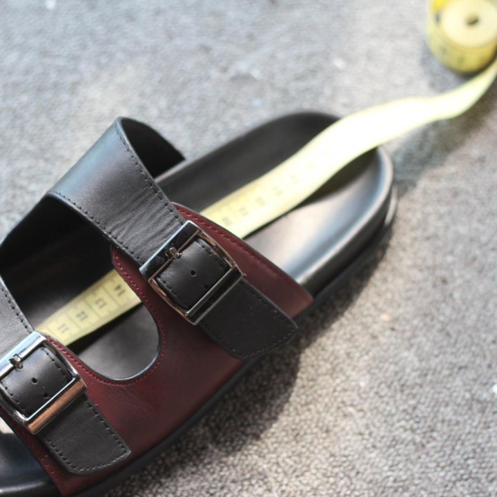 Мужские шлепанцы кожаные