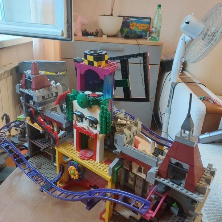 Lepin (аналог lego) Joker Manor не хватает деталей