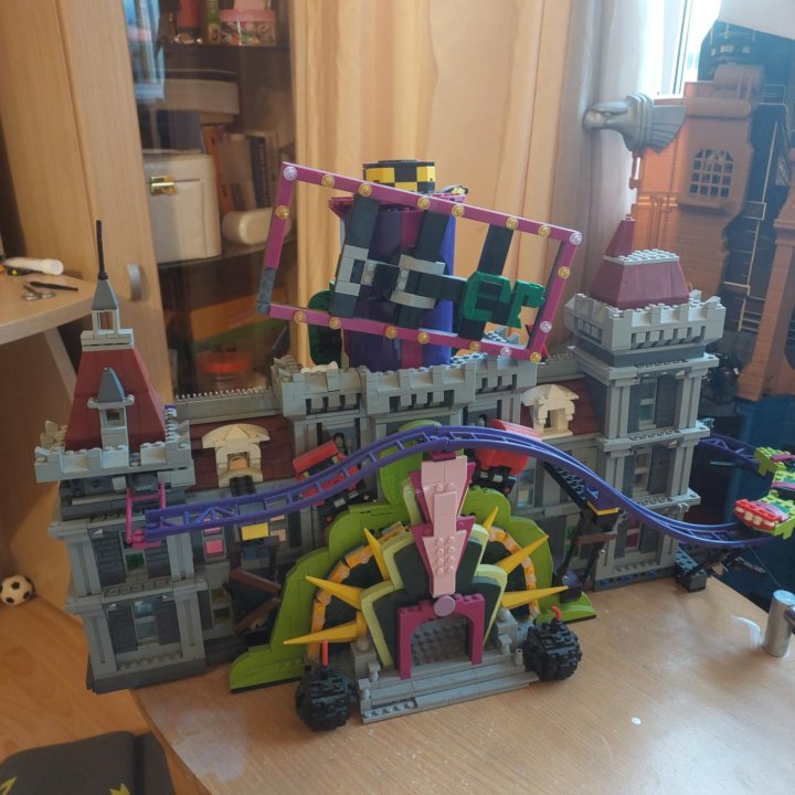 Lepin (аналог lego) Joker Manor не хватает деталей