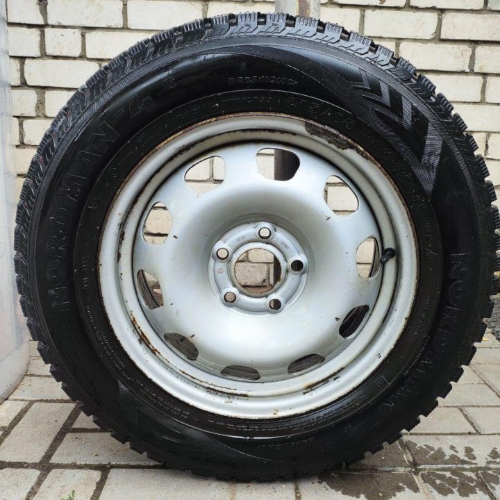 Nordman 4 215/65 R16 102T