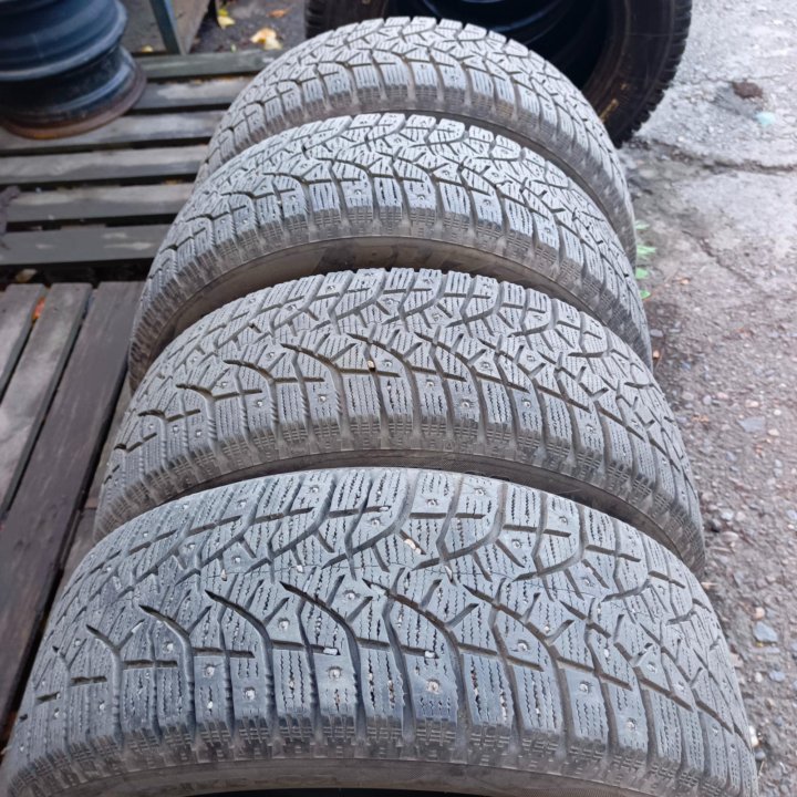 205/55 R16 Bridgestone Blizzak Spike-02