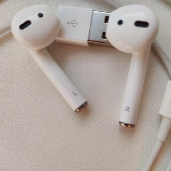 Беспроводные наушники apple airpods