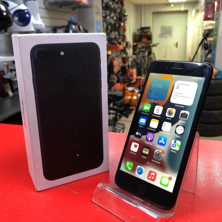 Смартфон Apple iPhone 7 Plus 32 ГБ