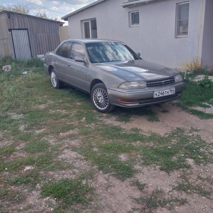 Toyota Camry, 1988