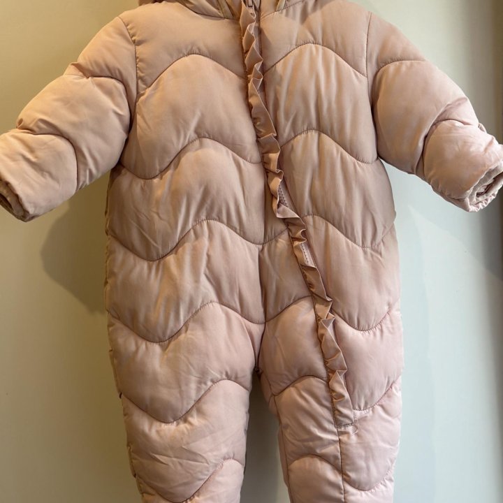 Демисезонный комбинезон для девочки