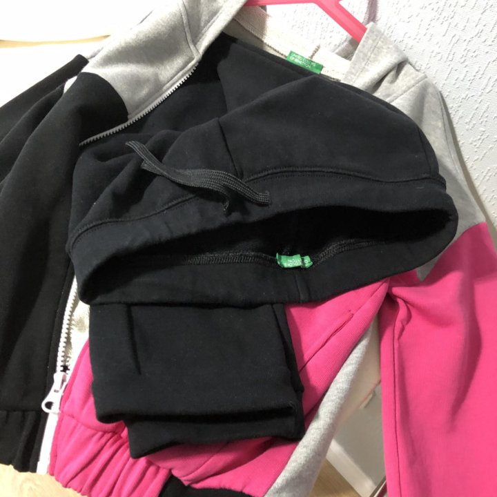 Спортивный костюм на девочку Benetton