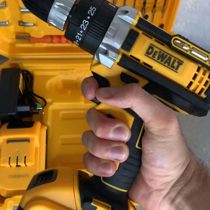 Шуруповерт DeWalt 21v