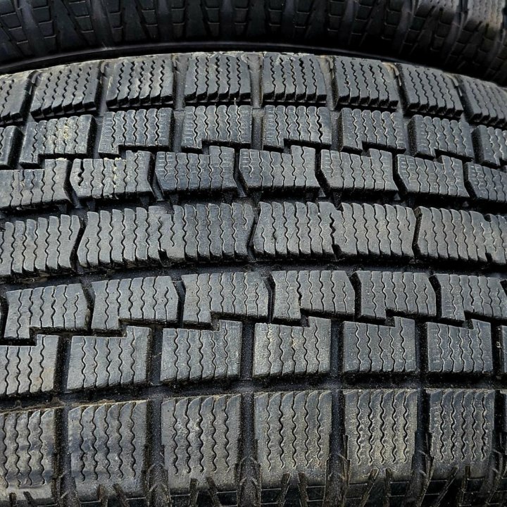 205/60 R16 зима. Хорошее состояние. TOYO 20г.в. Б