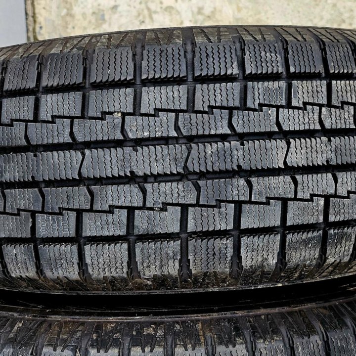 205/60 R16 зима. Хорошее состояние. TOYO 20г.в. Б