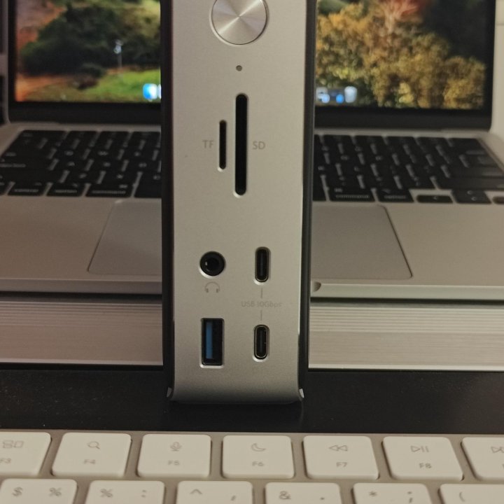 Док-станция Anker 577 (13 в 1, Thunderbolt 3)