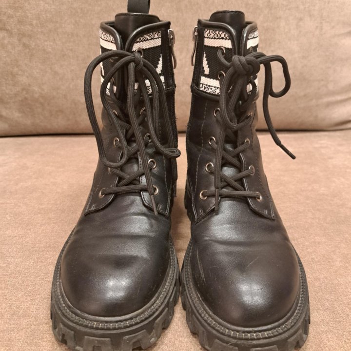 Демисезонные ботинки для девочки 37-38 размер