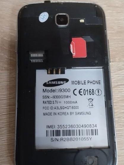 Телефон Samsung i9300