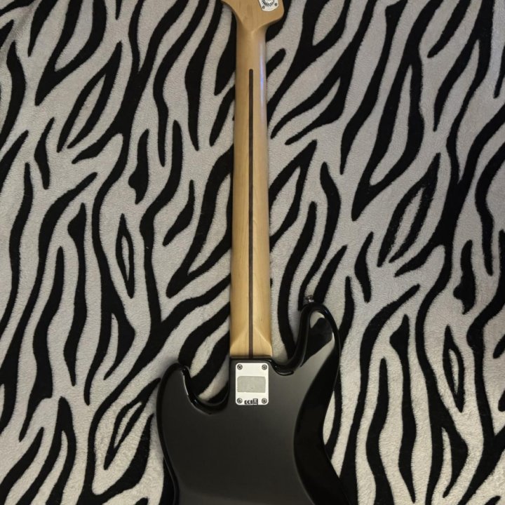 Fender standard jazz bass V black tint