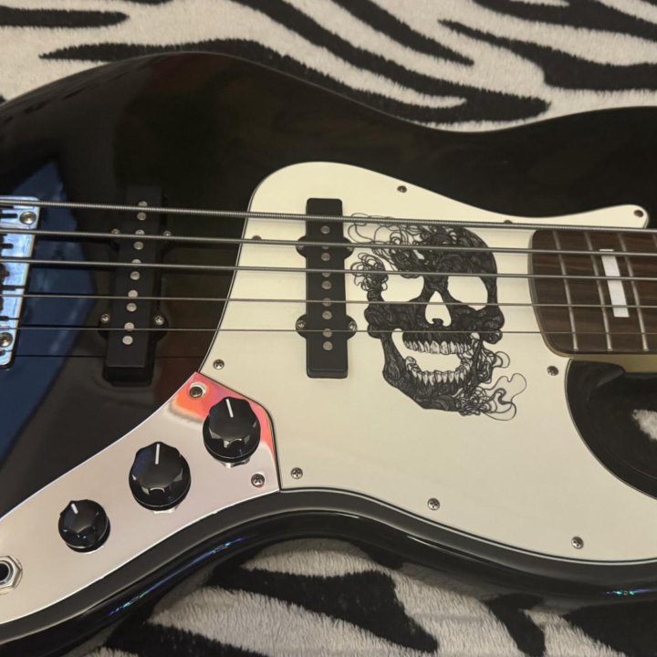 Fender standard jazz bass V black tint