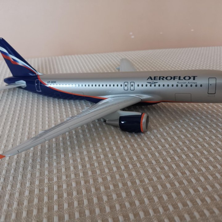 Модель самолёта Airbus 320 Аэрофлот 1:100 37 см