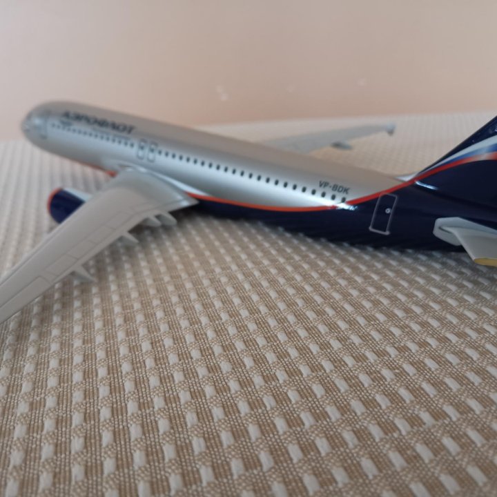 Модель самолёта Airbus 320 Аэрофлот 1:100 37 см