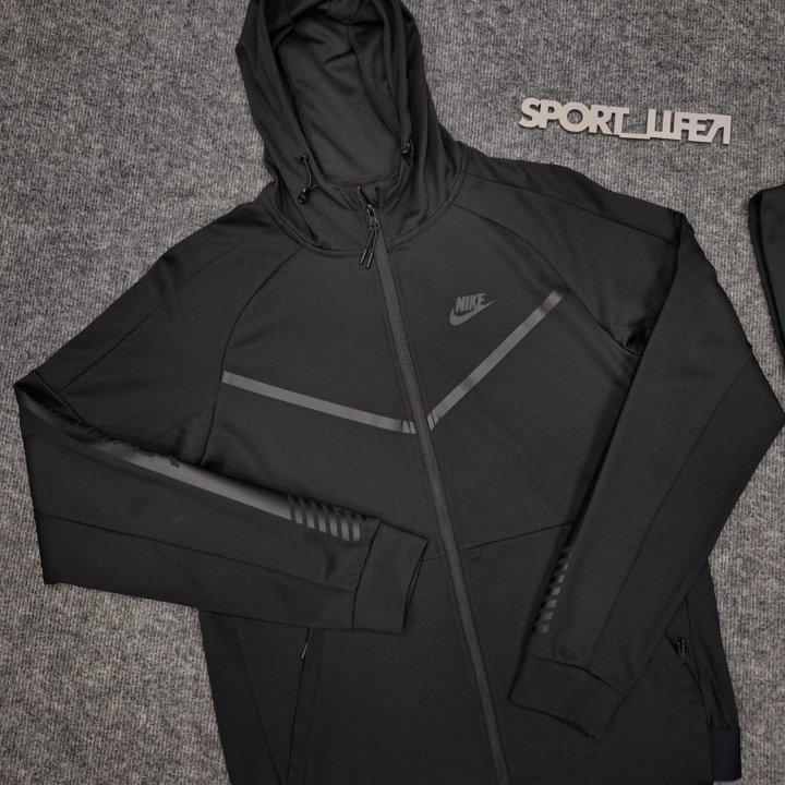 Спортивные костюмы