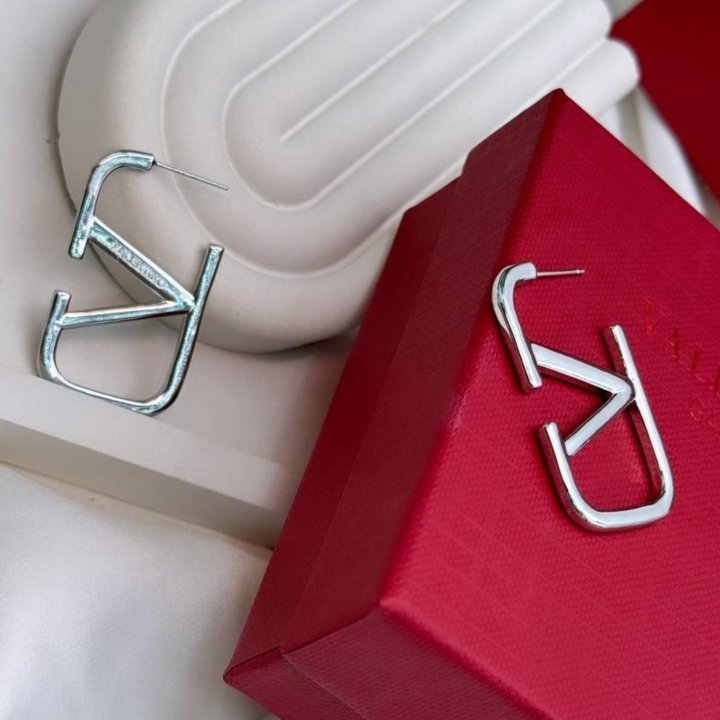 Серьги Valentino