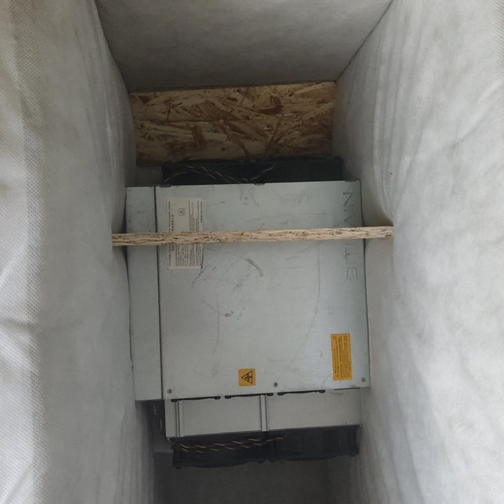 Antminer S19 Pro 104Th (120-125Th по факту)