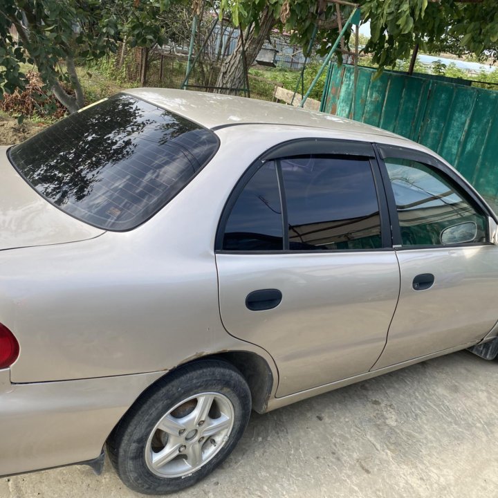 Hyundai Accent, 1999