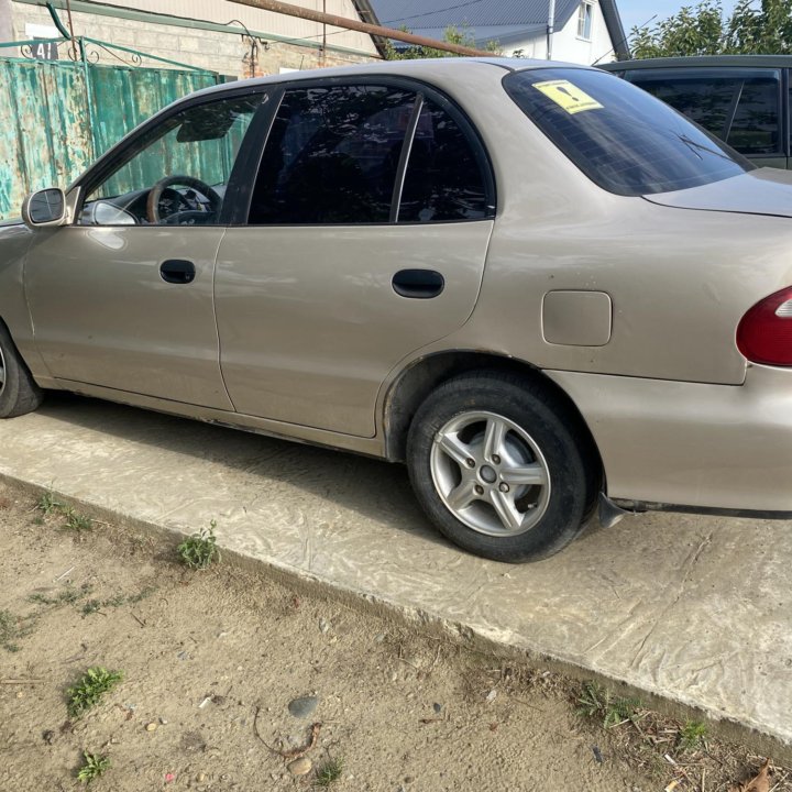 Hyundai Accent, 1999